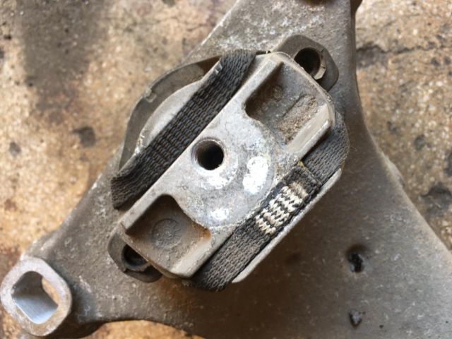 bontott AUDI A8 Váltó Tartó Bak (Pozíciófüggetlen)