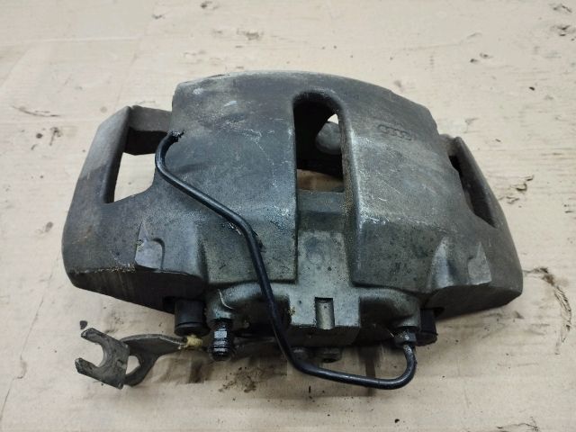 bontott AUDI A8 Bal első Féknyereg Munkahengerrel