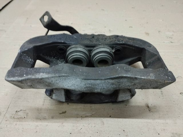 bontott AUDI A8 Bal első Féknyereg Munkahengerrel