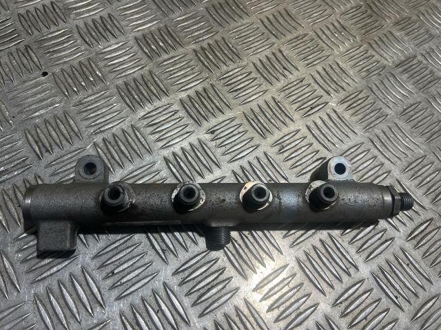 bontott AUDI A8 Közösnyomócső