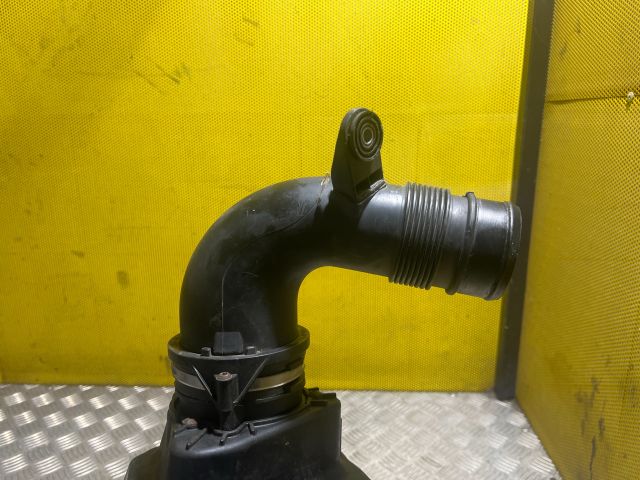 bontott AUDI A8 Légszűrő Ház