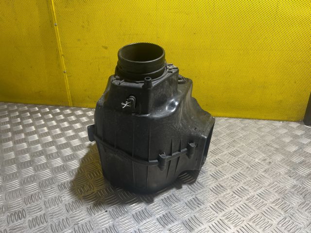 bontott AUDI A8 Légszűrő Ház