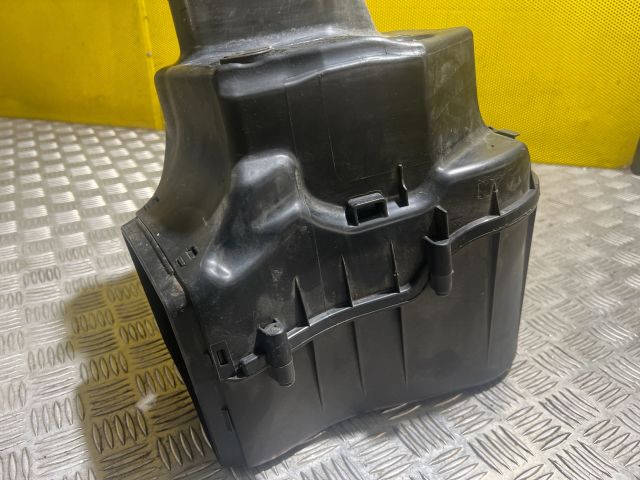 bontott AUDI A8 Légszűrő Ház