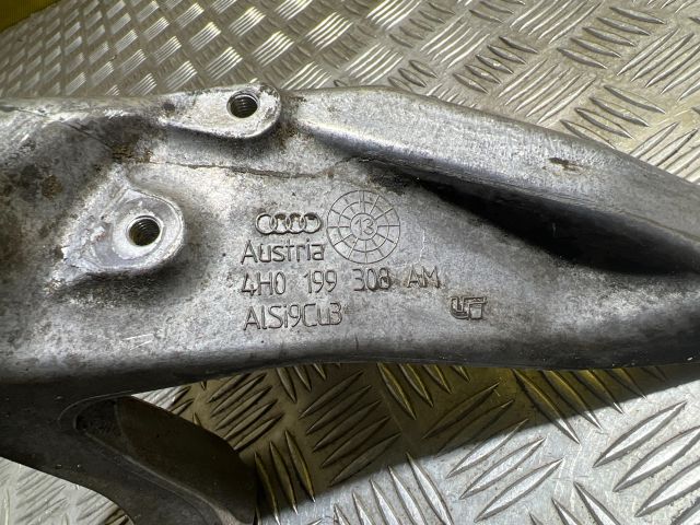 bontott AUDI A8 Motor Tartó Bak Jobb