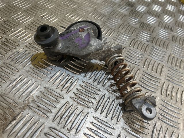 bontott AUDI A8 Szíjfeszítő Görgő