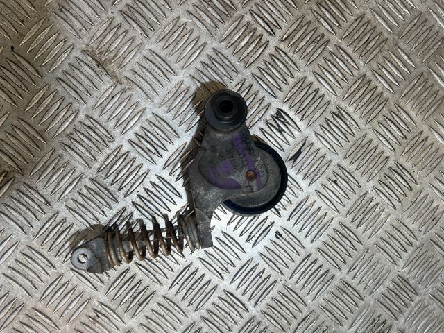 bontott AUDI A8 Szíjfeszítő Görgő