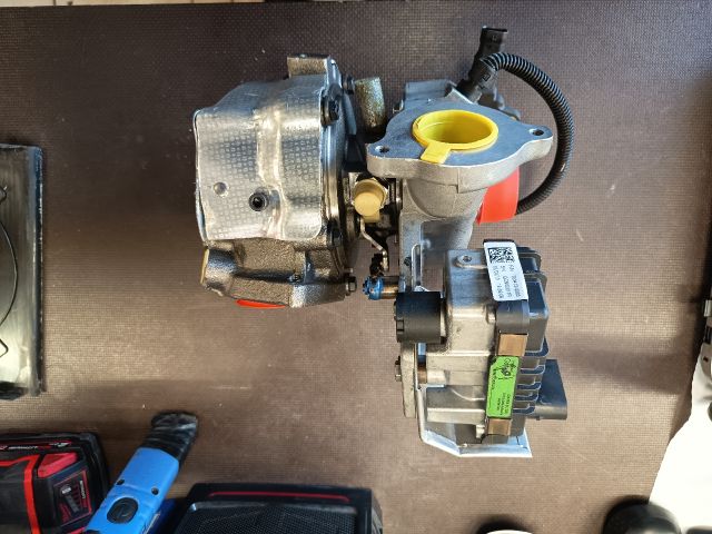 bontott AUDI A8 Turbó