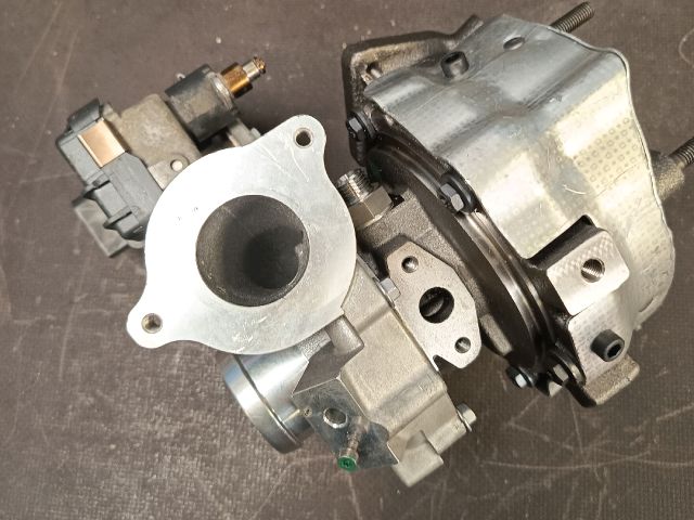 bontott AUDI A8 Turbó