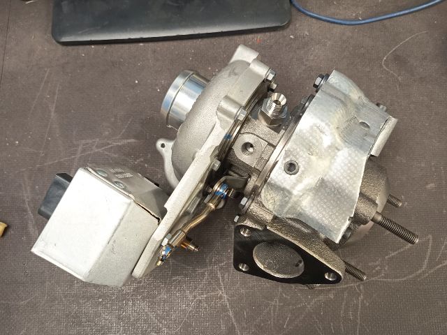 bontott AUDI A8 Turbó