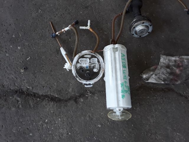 bontott AUDI A8 Üzemanyag Szivattyú