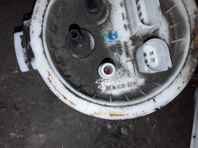bontott AUDI A8 Üzemanyag Szivattyú