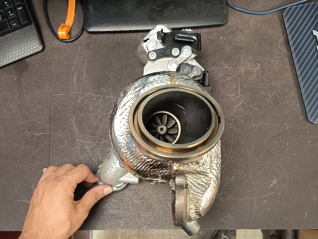 bontott AUDI A8 Turbó