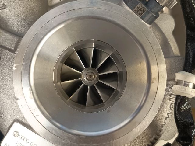 bontott AUDI A8 Turbó