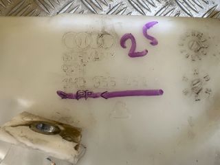 bontott AUDI A8 Ablakmosó Tartály