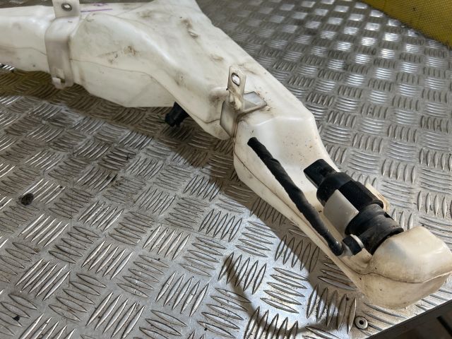 bontott AUDI A8 Ablakmosó Tartály