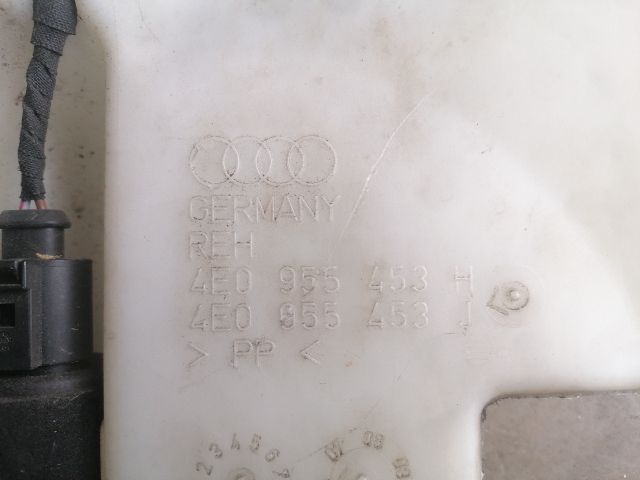 bontott AUDI A8 Ablakmosó Tartály