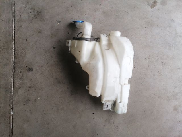 bontott AUDI A8 Ablakmosó Tartály