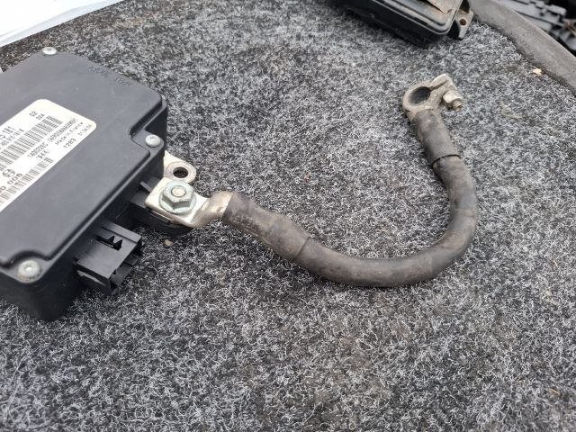 bontott AUDI A8 Akkumulátor Saru Elektronikával