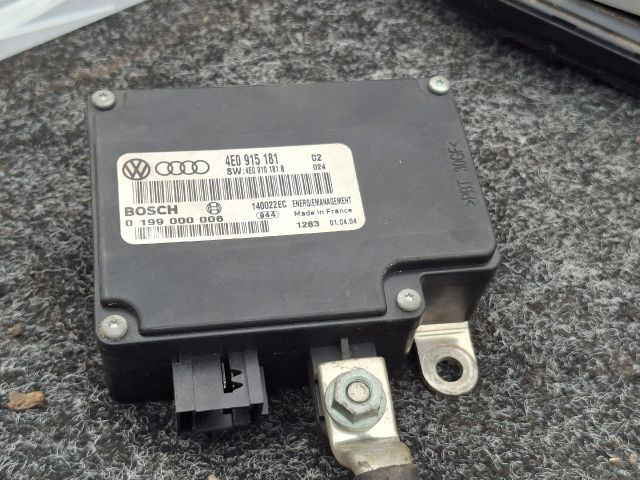 bontott AUDI A8 Akkumulátor Saru Elektronikával