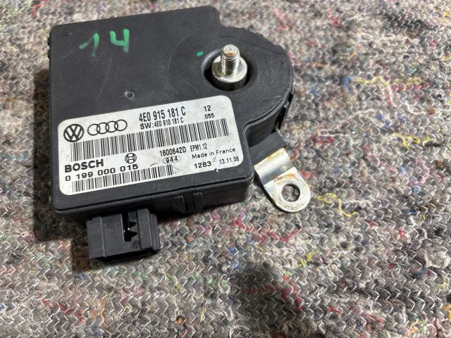 bontott AUDI A8 Akkumulátor Vezérlő Panel