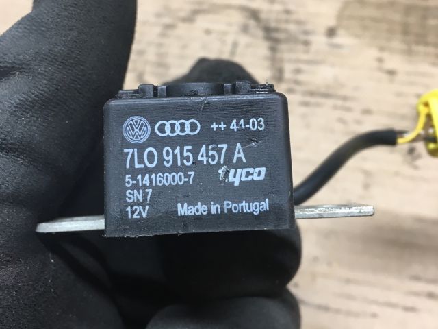 bontott AUDI A8 Akkumulátor Vezérlő Panel