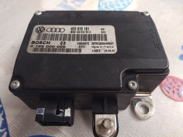 bontott AUDI A8 Akkumulátor Vezérlő Panel