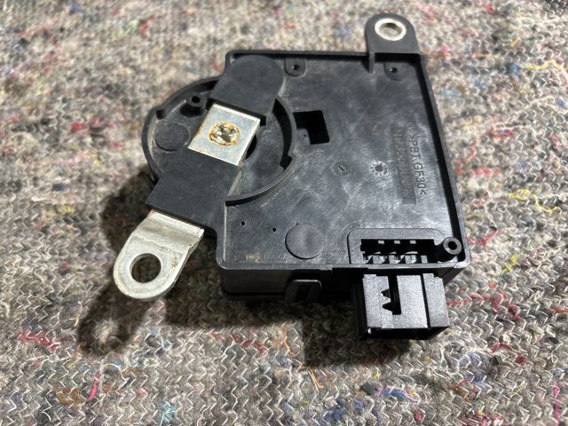 bontott AUDI A8 Akkumulátor Vezérlő Panel