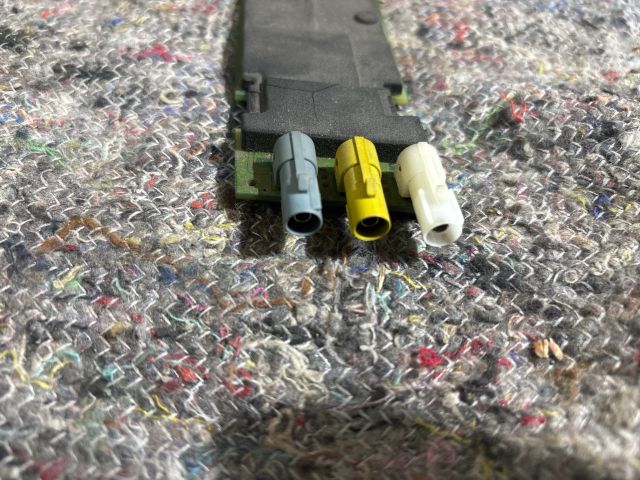 bontott AUDI A8 Antenna Erősítő