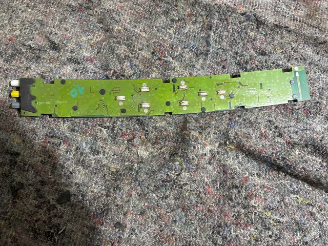 bontott AUDI A8 Antenna Erősítő