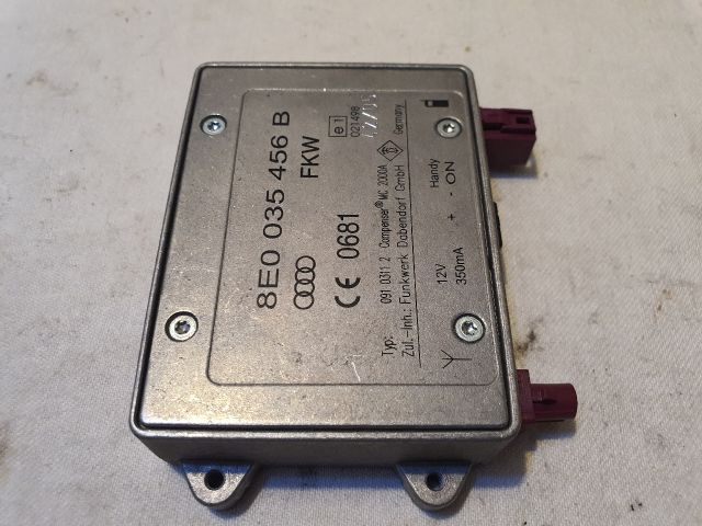 bontott AUDI A8 Antenna Erősítő
