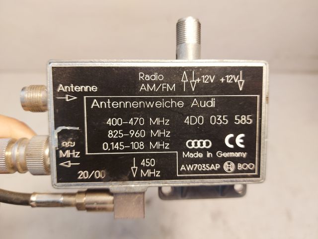 bontott AUDI A8 Antenna Erősítő
