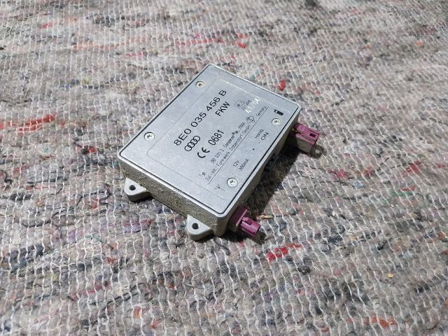 bontott AUDI A8 Antenna Erősítő