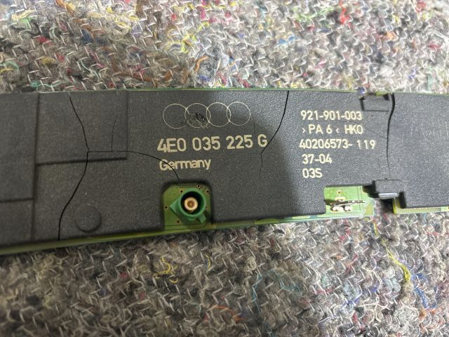 bontott AUDI A8 Antenna Erősítő