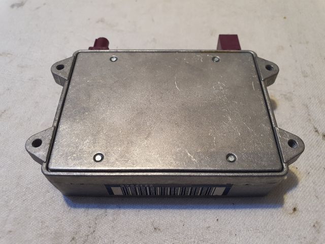 bontott AUDI A8 Antenna Erősítő