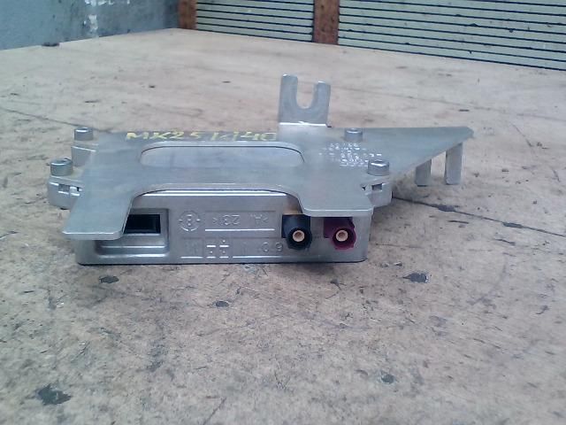 bontott AUDI A8 Antenna Erősítő