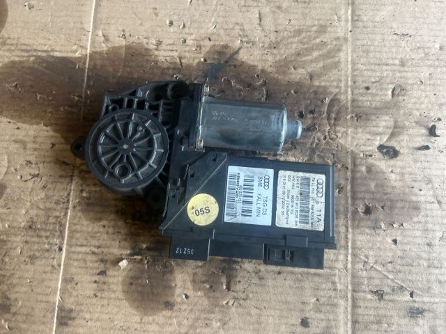 bontott AUDI A8 Bal első Ablakemelő Motor