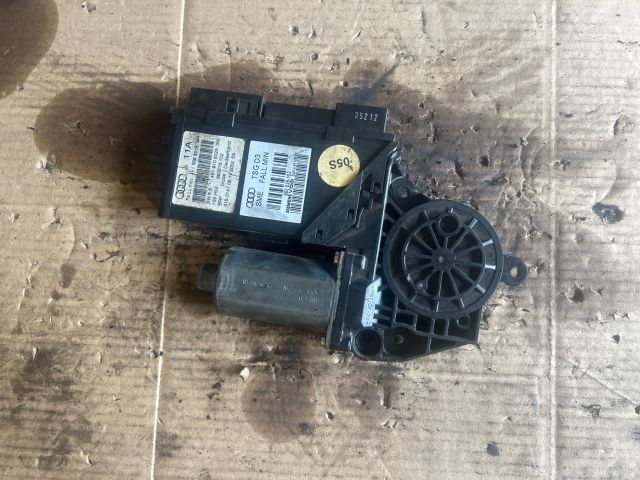 bontott AUDI A8 Bal első Ablakemelő Motor