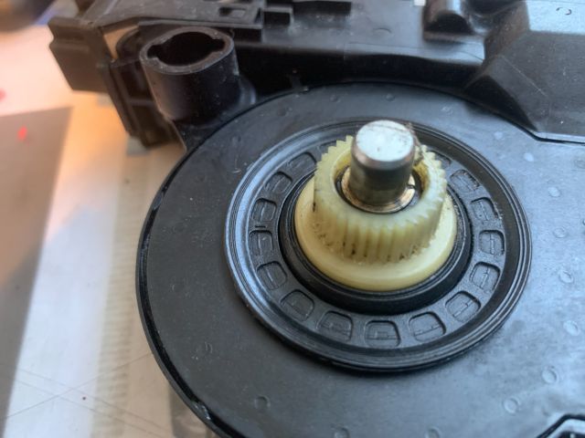 bontott AUDI A8 Bal első Ablakemelő Motor