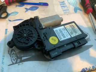 bontott AUDI A8 Bal első Ablakemelő Motor