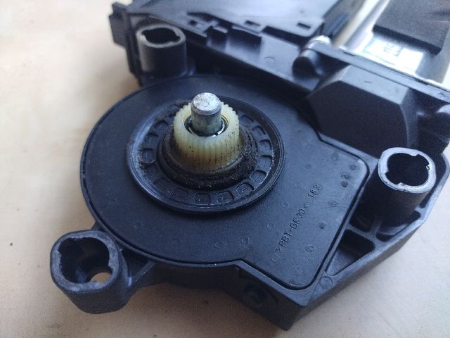 bontott AUDI A8 Bal első Ablakemelő Motor