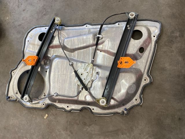 bontott AUDI A8 Bal első Ablakemelő Szerkezet (Elektromos)