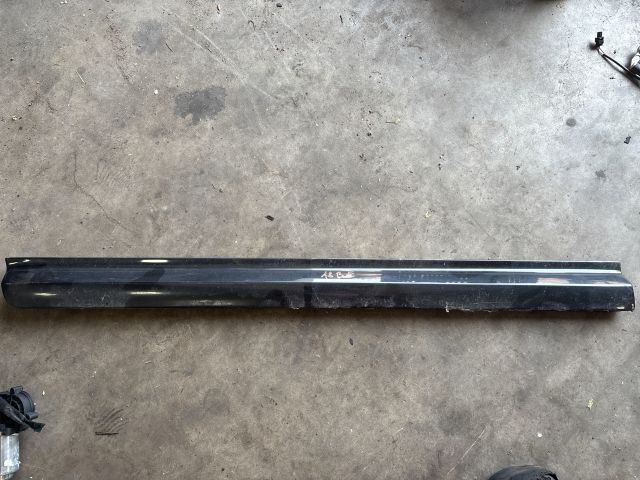 bontott AUDI A8 Bal első Ajtó Díszléc