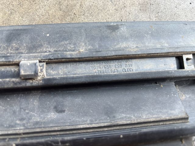 bontott AUDI A8 Bal első Ajtó Díszléc