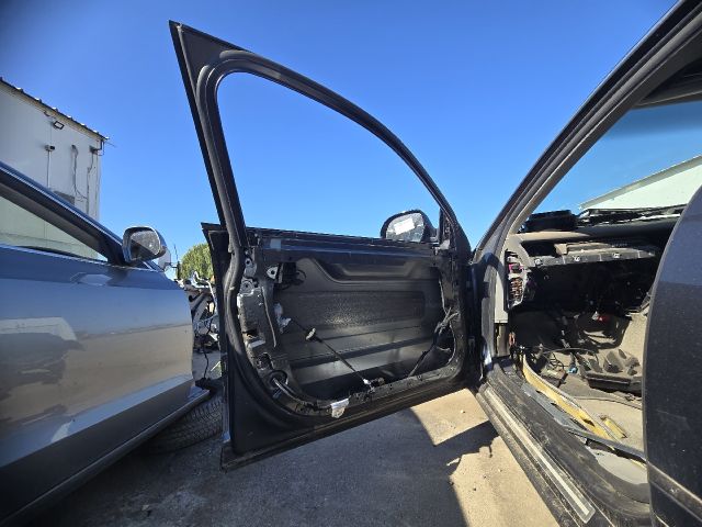 bontott AUDI A8 Bal első Ajtó (Üres lemez)