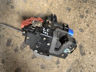 bontott AUDI A8 Bal első Ajtózár