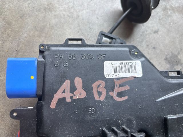 bontott AUDI A8 Bal első Ajtózár