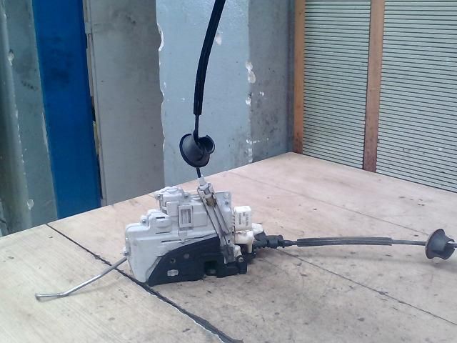 bontott AUDI A8 Bal első Ajtózár