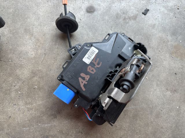 bontott AUDI A8 Bal első Ajtózár