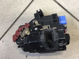 bontott AUDI A8 Bal első Ajtózár