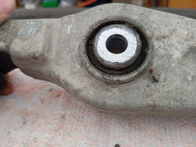 bontott AUDI A8 Bal első Alsó Első Lengőkar